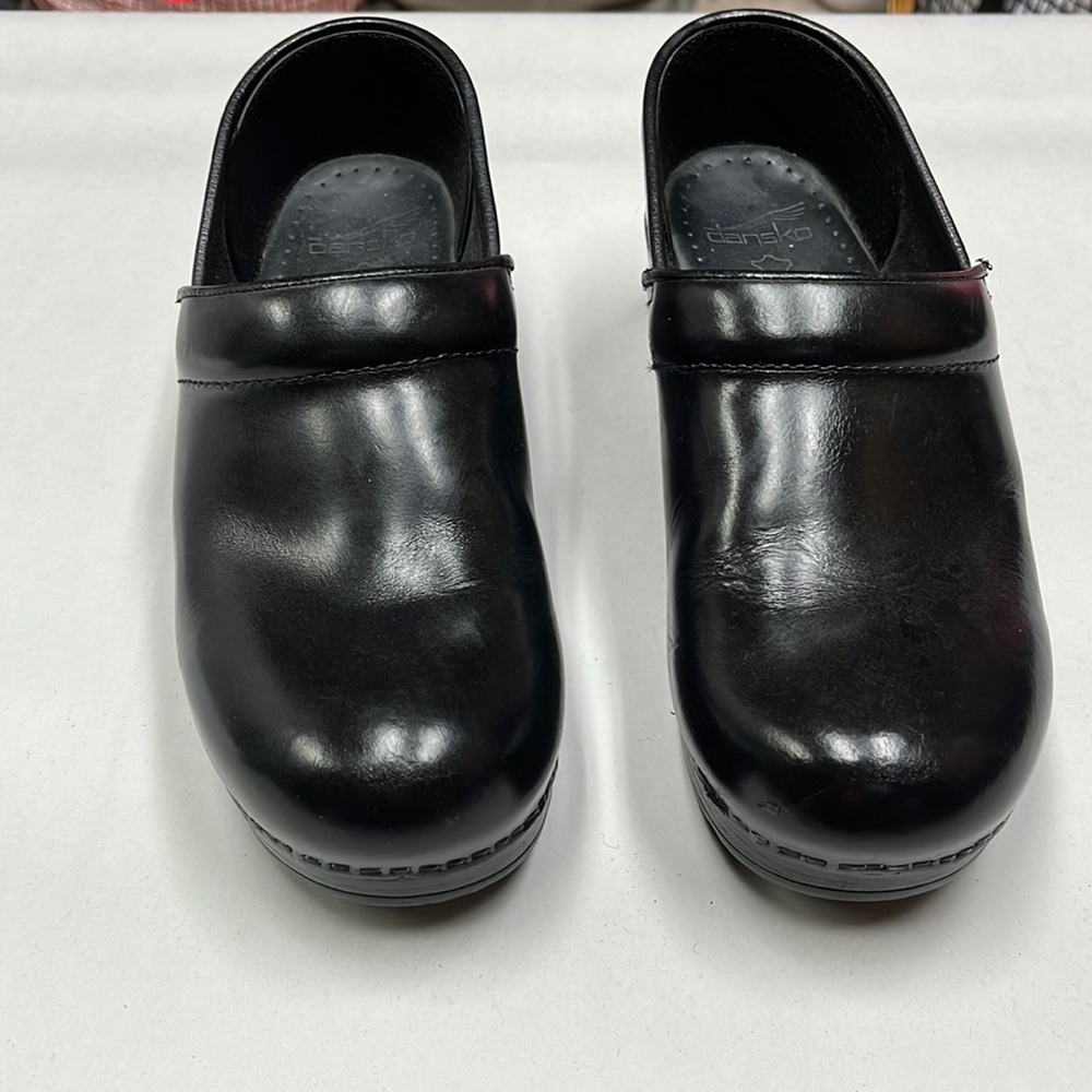 Dansko Professional Leather Clogs size 39, size 8 US